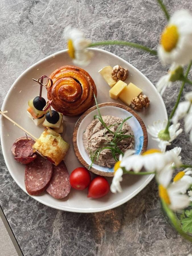 Pana Boutique Hotel Шимкент Екстериор снимка